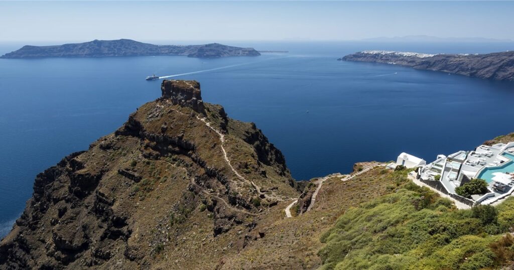 Imerovigli caldera view and Skaros Rock near Vourvoulos hotel⁠